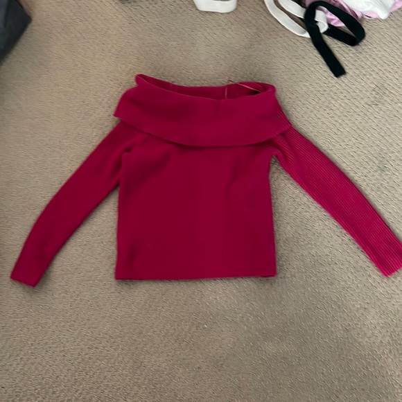 Off the shoulders pink sweater - Picture 1 of 2
